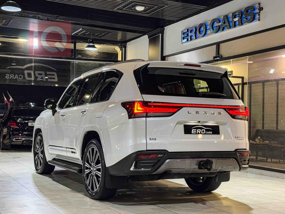 Lexus LX